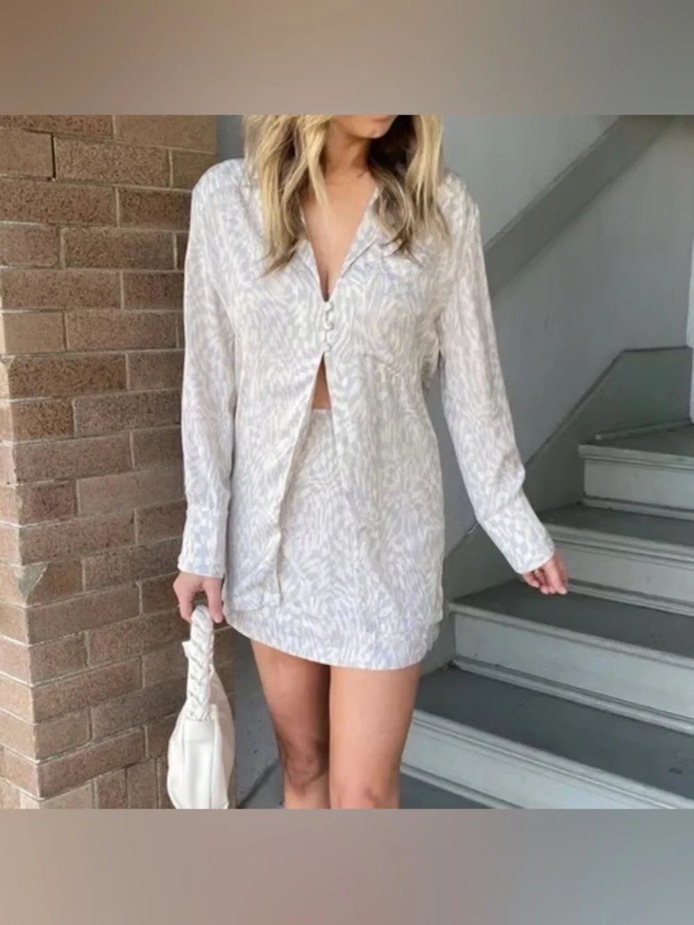 Free People Relaxed V-Neck Long-Sleeve Top in Light Gray Pattern